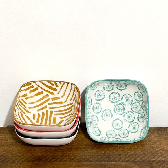 Now Designs: Mix and Prep, Porcelain Pinch Bowls - Set of 4 (2 oz. capacity) - Picture 4 of 8